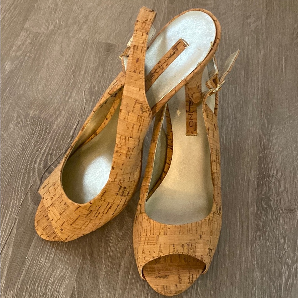 Bandolino Tan Cork Peep-Toe Heels 👠 EUC Size 6
